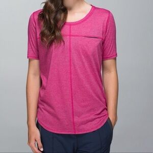 lululemon athletica Fuchsia Short Sleeve Tee